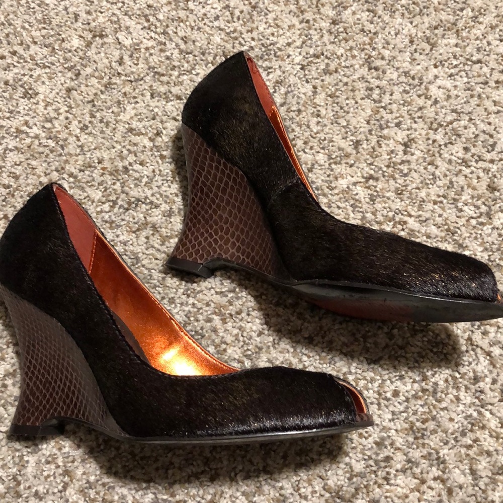 Luichiny Wedge - image 1